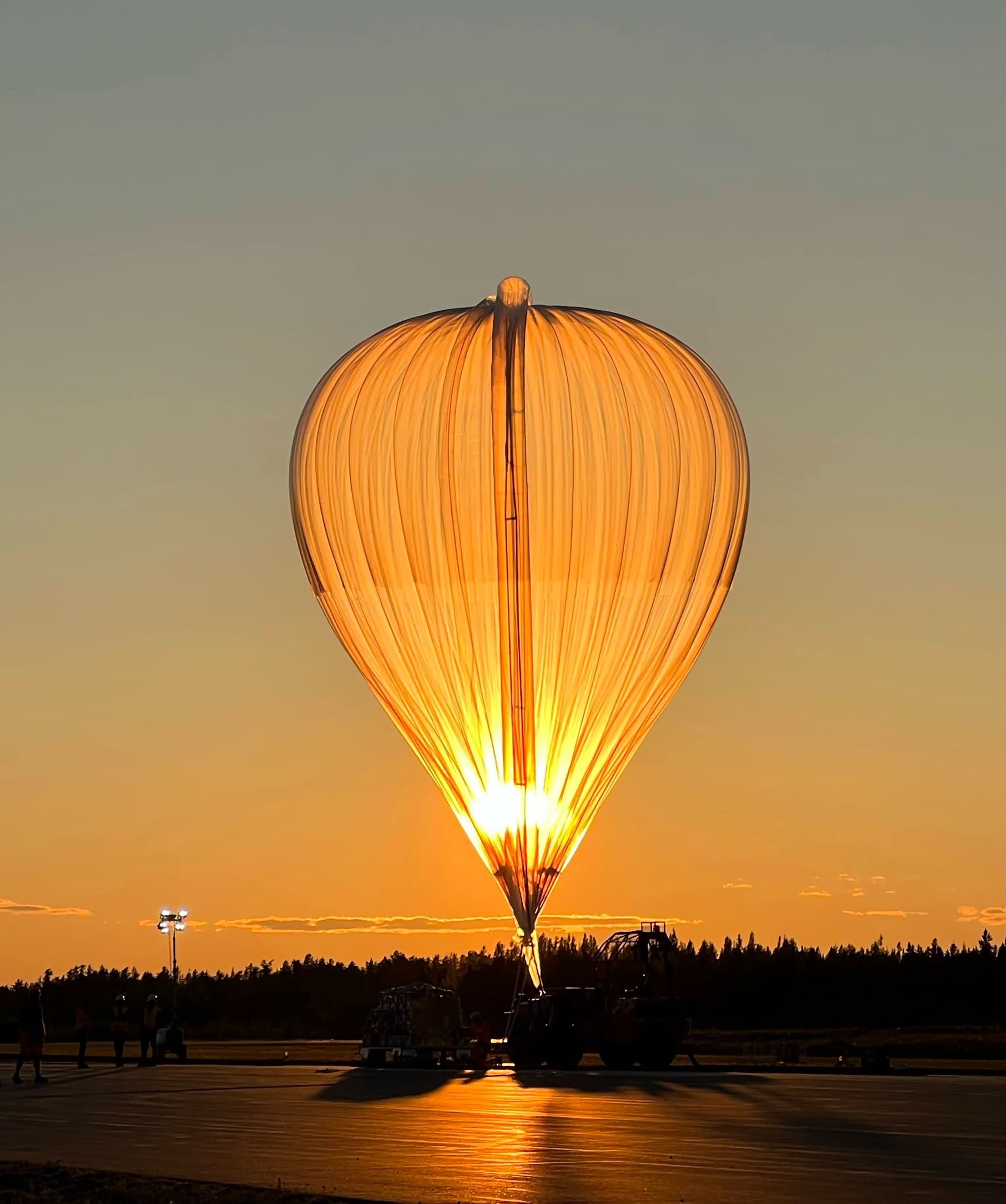 Balloon-borne telescope for VLBI research